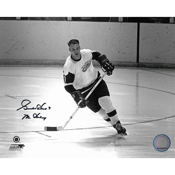 Gordie Howe® Autographed 8X10 Photo (Red Wings B+W)